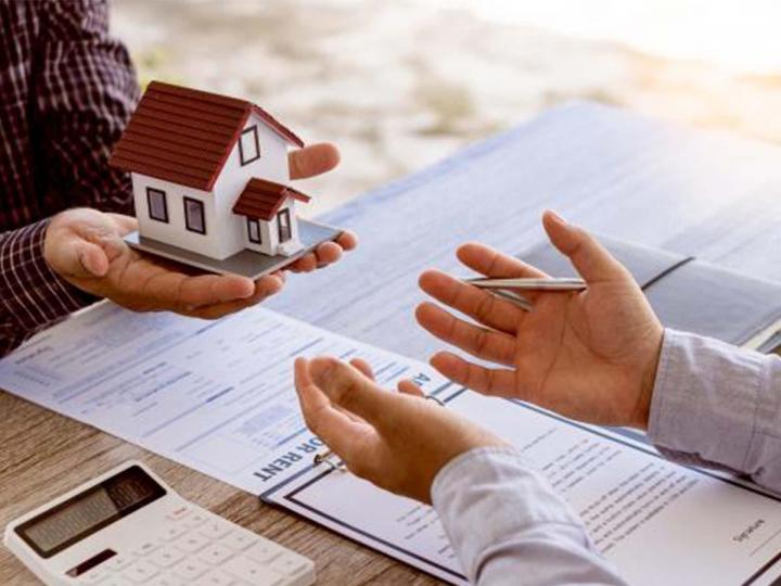Simplifiez votre recherche d'assurance prêt immobilier avec notre courtier expert.